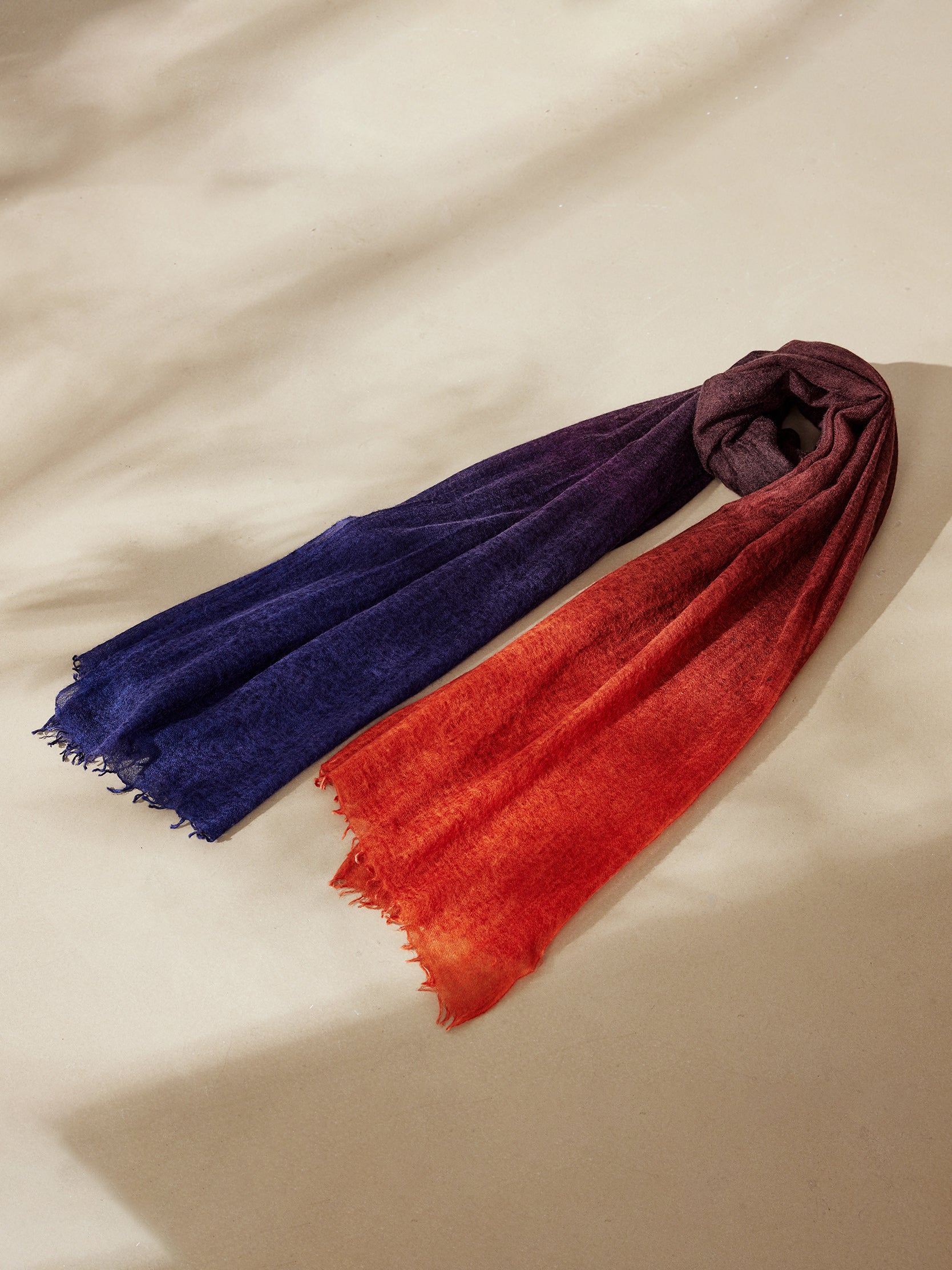 Long cashmere gradient scarf