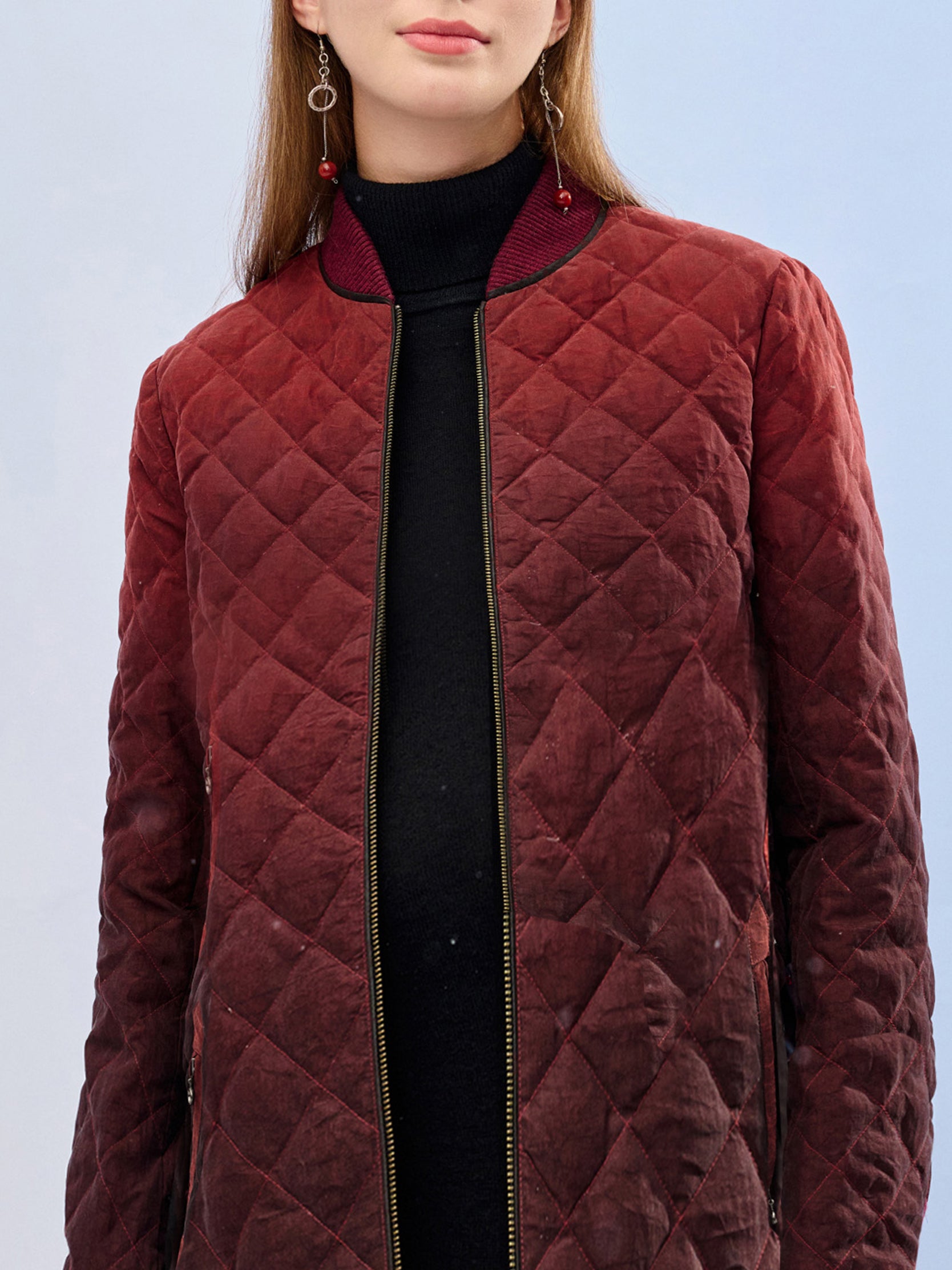 Gambiered canton silk quilted lightweight down jacket with hang dyeing