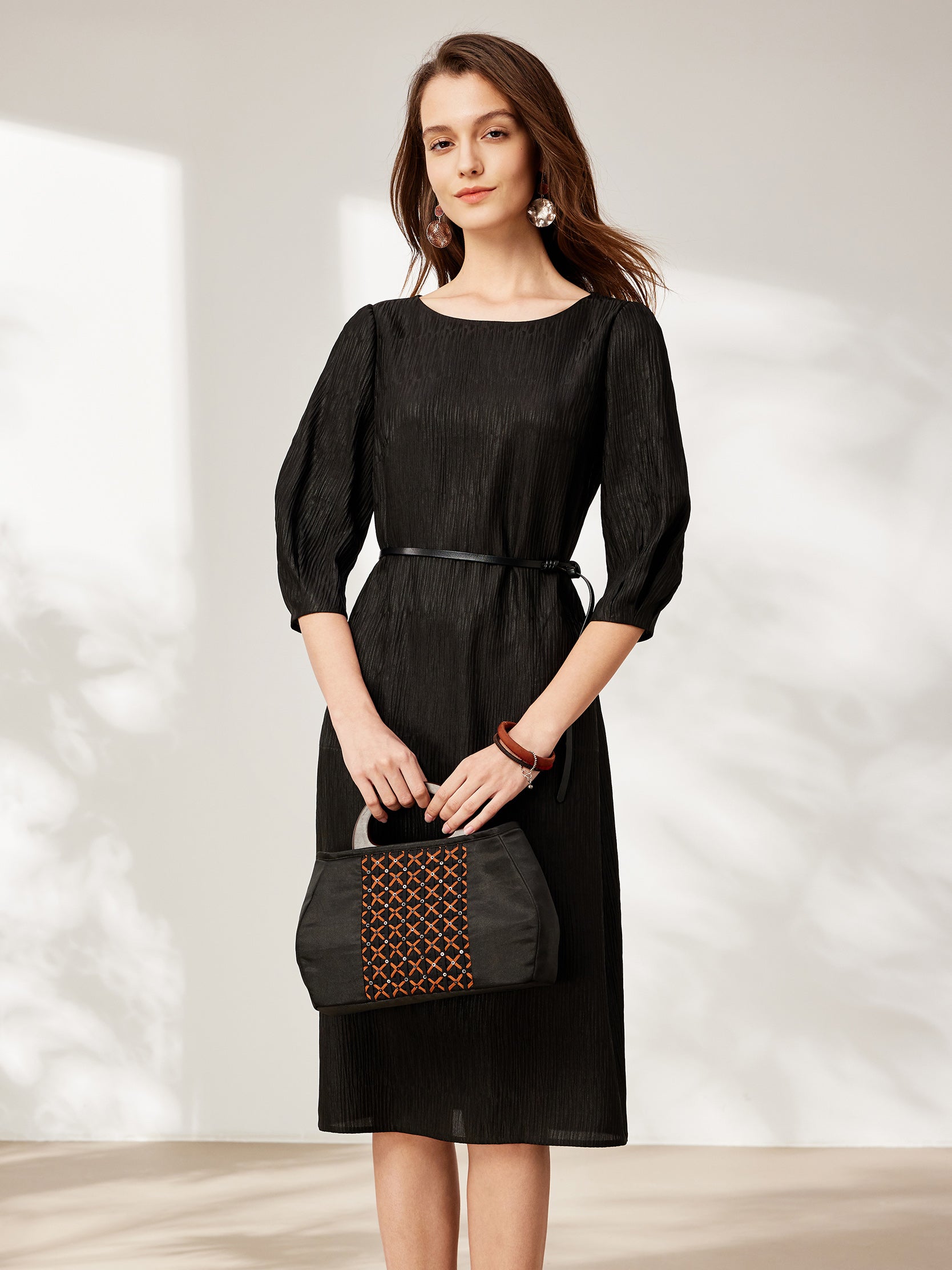 Gambiered canton silk woven beaded wooden-handled tote