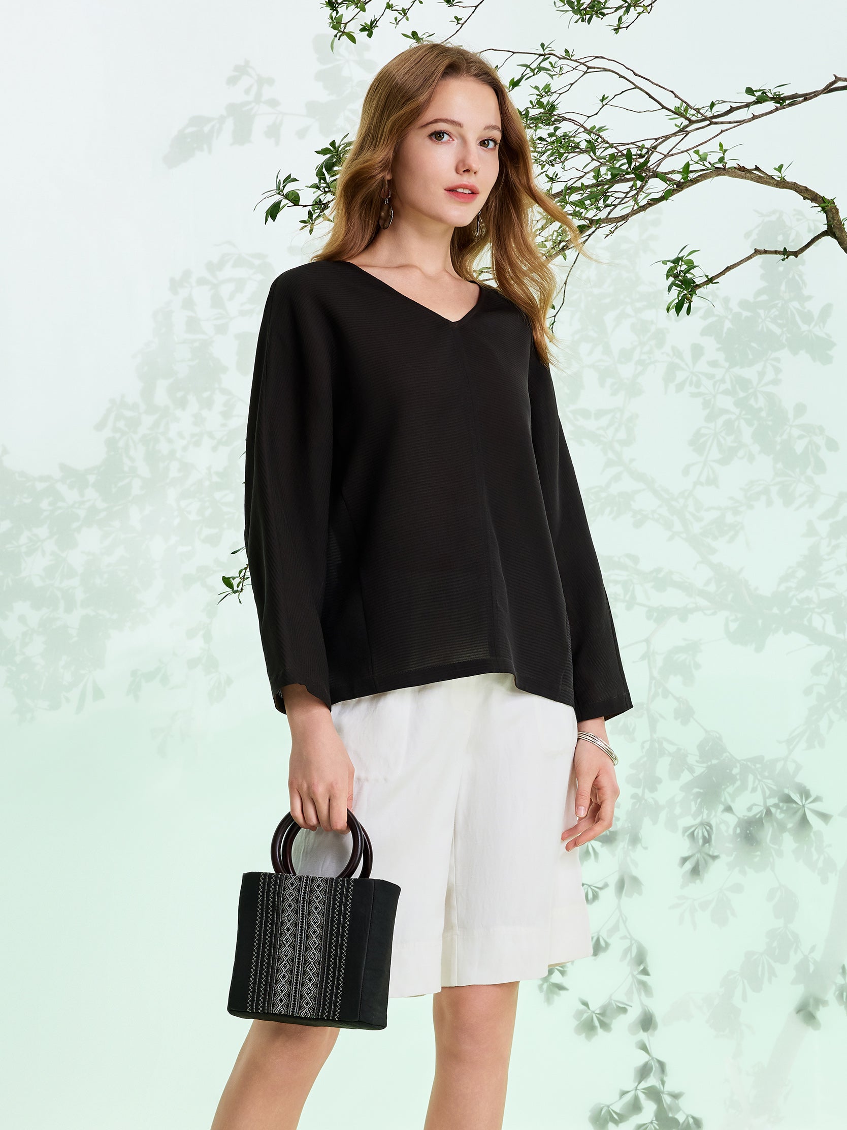 Gambiered canton silk embroidered handbag